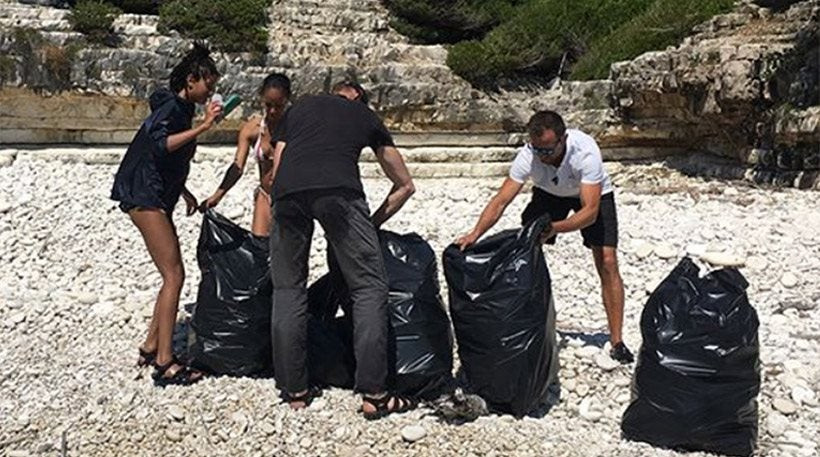 Διαψεύδει ο δήμαρχος Παξών την κόρη του Γουίλ Σμιθ: «Απίστευτη υπερβολή η συλλογή 22 σακούλων σκουπιδιών – Εμείς δεν βγάζουμε πάνω από 7»